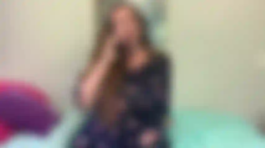 Schwangerer telefonsex, während ich auf meinem spielzeug hüpfe.