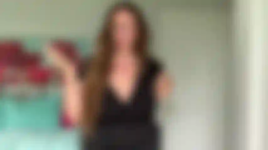 Mein milchigstes video von 2020! Die bissen um bissen milch aussaugt und sie überall verspritzt! Über 15 minuten, um meine massiv angeschwollenen brüste zu entleeren. Meine bisher beste schöpfung!