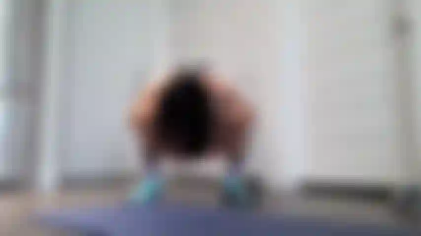 Der schwanz ist so groß, dass ich zwei hände brauche.