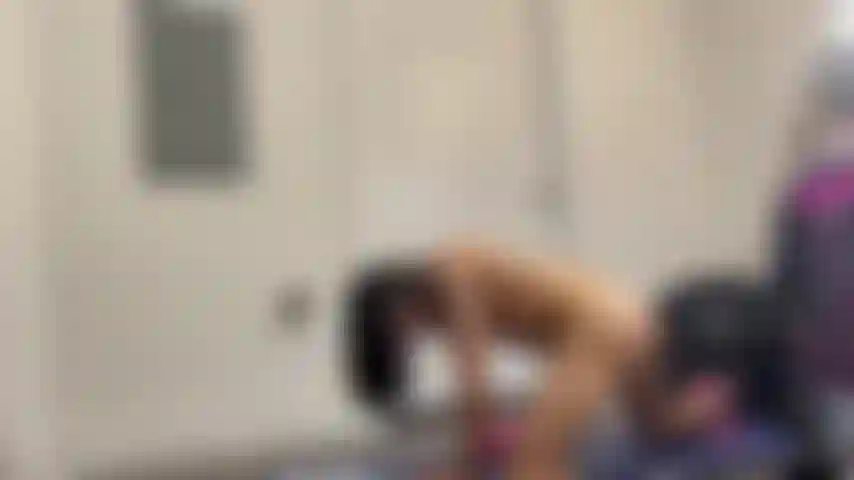 ( Kein ton) kann gefahrlos in der öffentlichkeit angesehen werden.