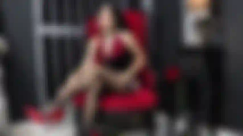 Spüren sie meine schönen und sexy beine mit meinem sexy nylon.