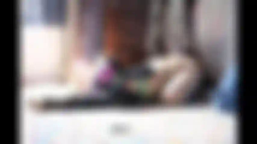 Zaturn. Aus bildern wurde ein video. Wirklich tolle bilder von meinem arsch und meinem körper im spiegel. Beuge mich im doggystyle und zeige meine zunge.