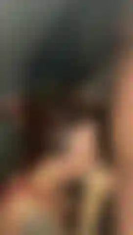 Messy head, face shot