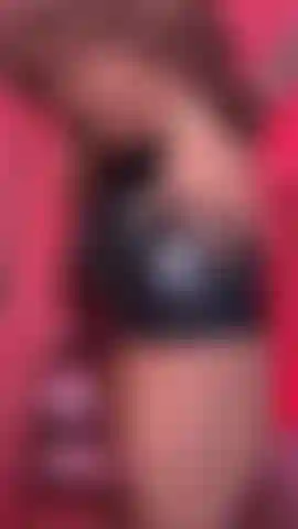 Loser, ich zeige dir, wie mein latex glänzt.