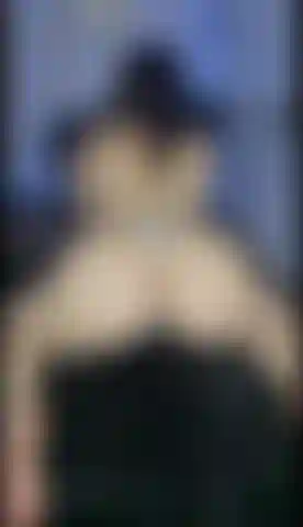 Twerking / beute, die auf dem boden hüpft.