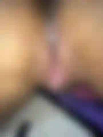 Holy CREAMPIE!
I bet you’ve fantasized about filling my pussy with your cream like I’m a glazed donut. Here’s your chance to see how it drips down onto the bed after getting fucked. Enjoy 😉