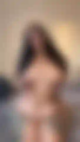 Kannst du diesen riesigen bbw-arsch in deinem gesicht ertragen? Bete diese weichen, saftigen kurven an und lass diesen dicken arsch dein gesicht zerquetschen.
