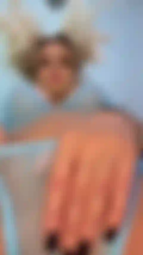 Die auf dir abspritzt.