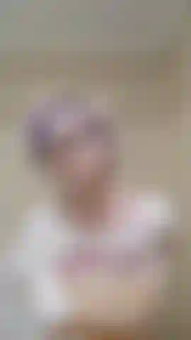 Die versteckt masturbiert.