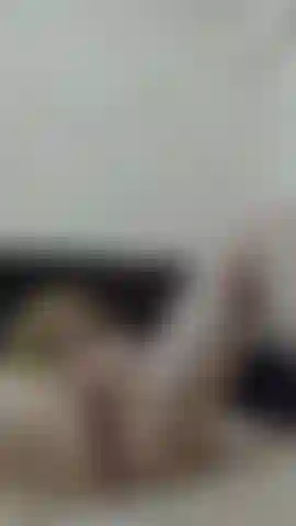 Naruko masturbiert geil und lutscht zwei dildos... Einer ist nicht genug.