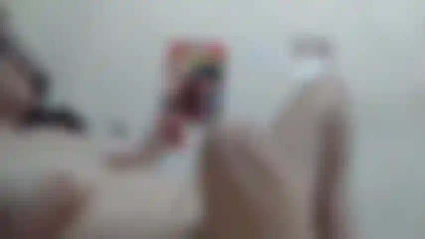 Masturbiere mit vibratoren...