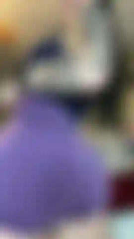 Gym babe strippt und kommt.