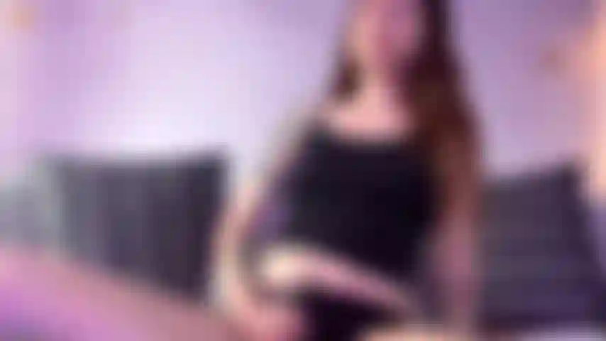 Behaarte achseln + riesige beule (gewohnt).