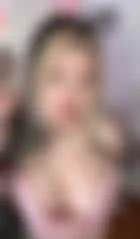 Mein outfit vorführt und sich ihnen zeigt