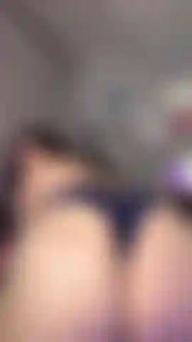 Die mir in den arsch klatscht