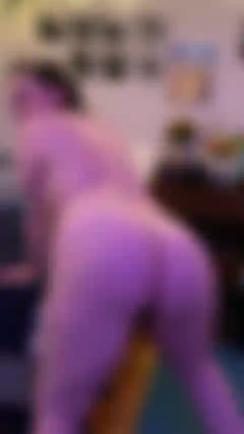 Nackt 3 min twerk zum herrn, erbarme dich.