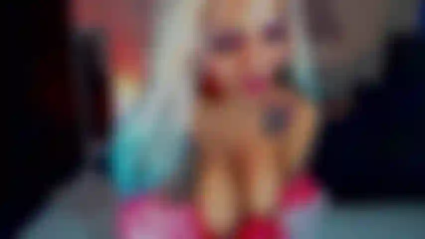 Willst du sehen, wie ich mit meiner muschi spiele und einen schönen blowjob gebe?