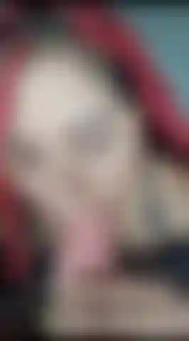 Pov-lutschen eines großen schwanzes ist meine leidenschaft. Sieh zu, wie deine göttin dich in einen hahnrei verwandelt, während sie den fetten schwanz eines fremden lutscht …