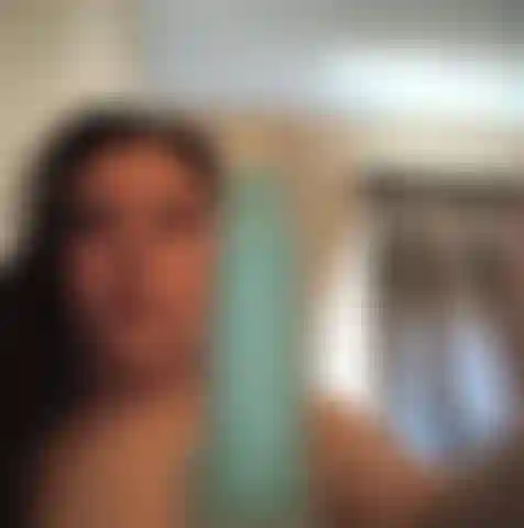 Beobachte mein gesicht, während du in diesem tempo pov streichelst.