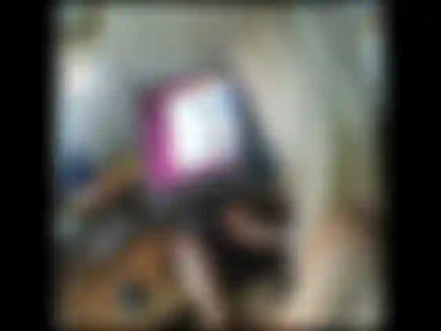 Tiny feet fußshow und dildofick vor der webcam.