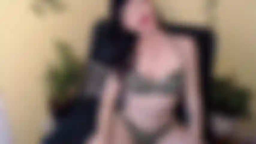 Sph in einem grünen bikini. Dein schwanz macht mich krank.