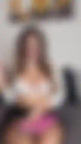 Ein freches sekretärinnen-rollenspiel.