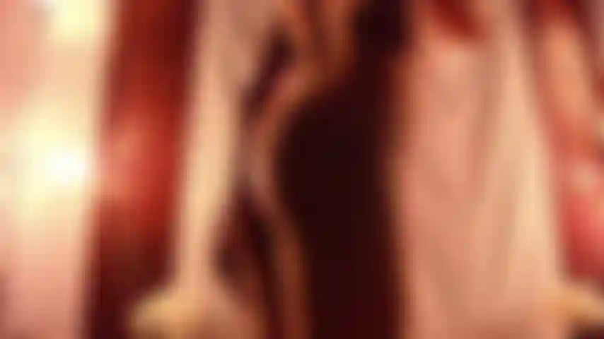 Die mit wasser neckt (titten raus).