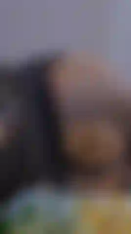 Werde ihnen zeigen, wie ich sie befriedigen kann.