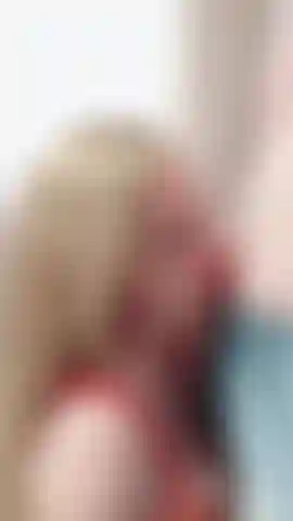 Die einen echten schwanz lutscht !!