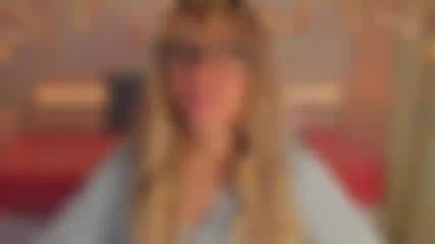 Gold show - eine sinnliche show, bei der mein domi dank der tipper zwischen meinen beinen vibriert!