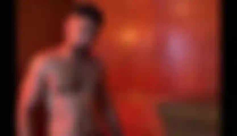 Ich will küsse auf meiner brust.