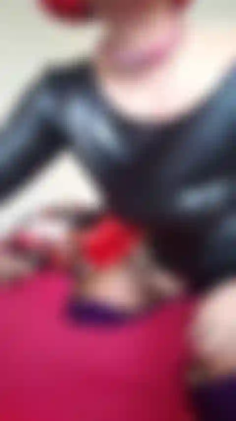 Bete mich und meine stiefel an! Joi kommt, wie es die frau verlangt!