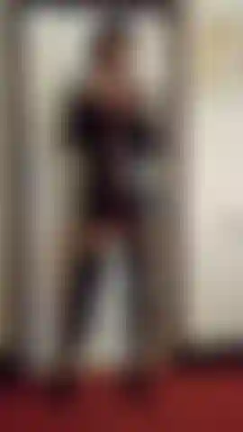 Neues pvc-kleid, höre den lärm der anbetung und den spermasaft!