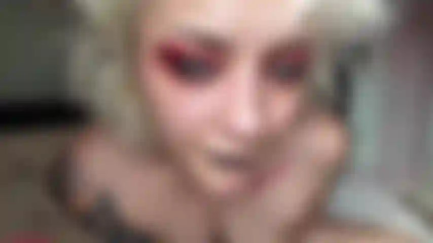 Gesichtsbesamung, lackierte zehennägel, zehen lecken und saugen, geiles blasen, arschspiele, meine muschi mit einem dicken dildo ficken, 13 min.