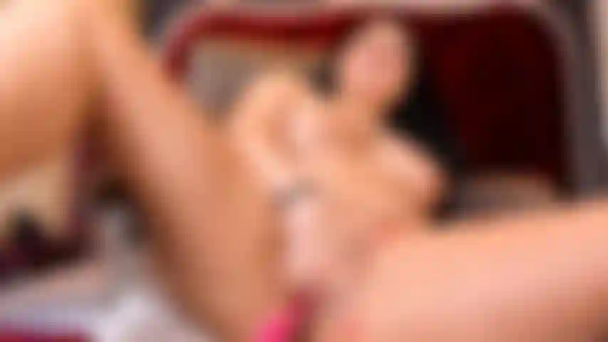 Fingere meine süße muschi.