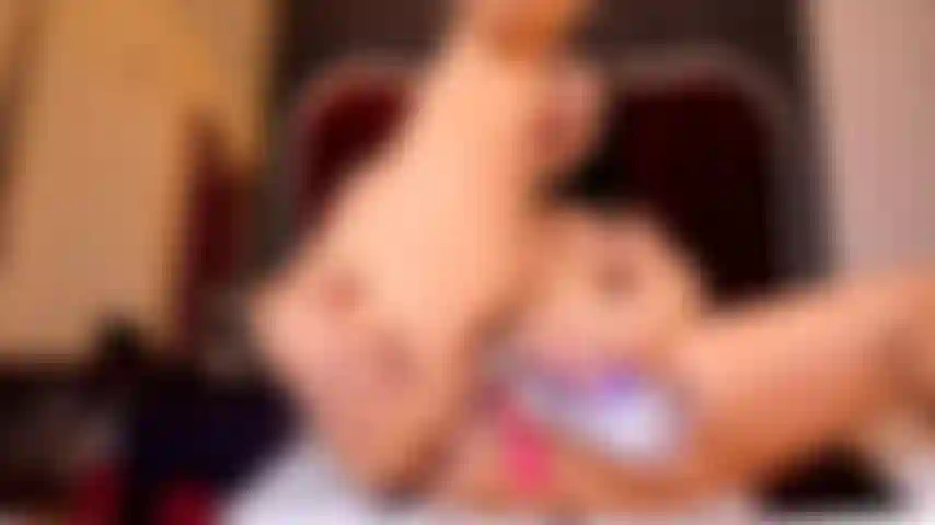 Finger meinen süßen arsch.