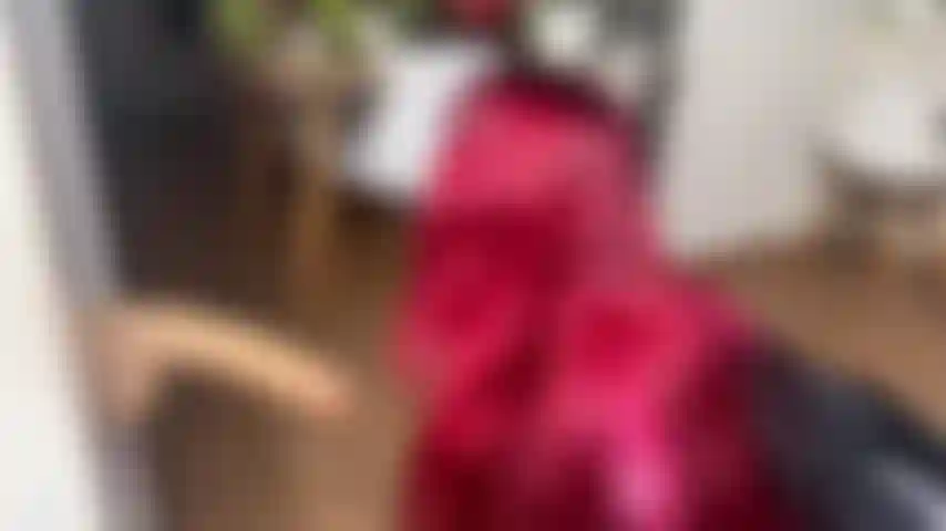 Spidergirl mit sehr schlampigem blowjob.