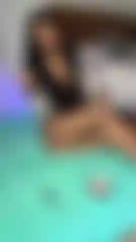 Ich rauche zwei zigaretten auf einmal, rauche durch die nase und lutsche gleichzeitig an den fingern!