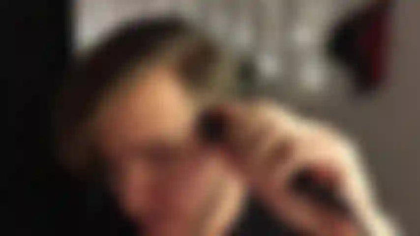 Und schneide mir die haare.