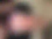 Das ist es, was du mit mir machen sollst ... Sieh mir zu, wie ich mit meinen riesigen titten spiele, sie drücke und lutsche, mich dann mit meinem dildo ficke und ihn reite, bis ich komme.