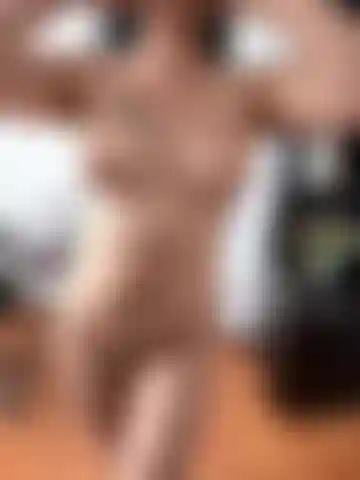 Masturbiere muschi und sexy füße 😈.