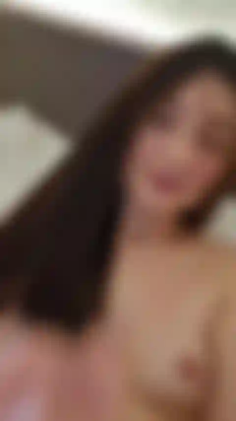 Ich möchte, dass du meine muschi leckst, bis dir das sperma ins gesicht spritzt.