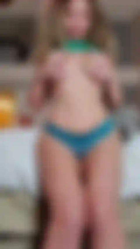 Schau zu, wie mein arsch diesen dildo nimmt.