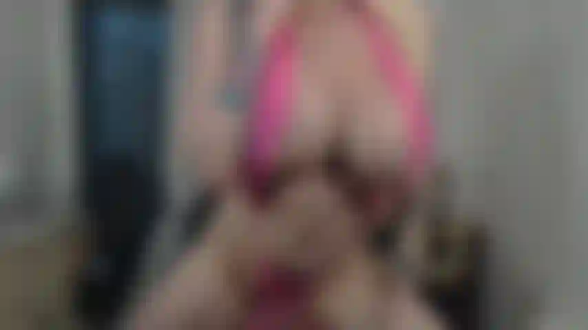 10 Mins heißes nasses spiel ... Ändere die heißesten badeanzüge ... Und spiele mit spielzeug mmmm.