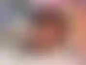 Eine geile krankenschwester, die einen riesigen dildo reitet.