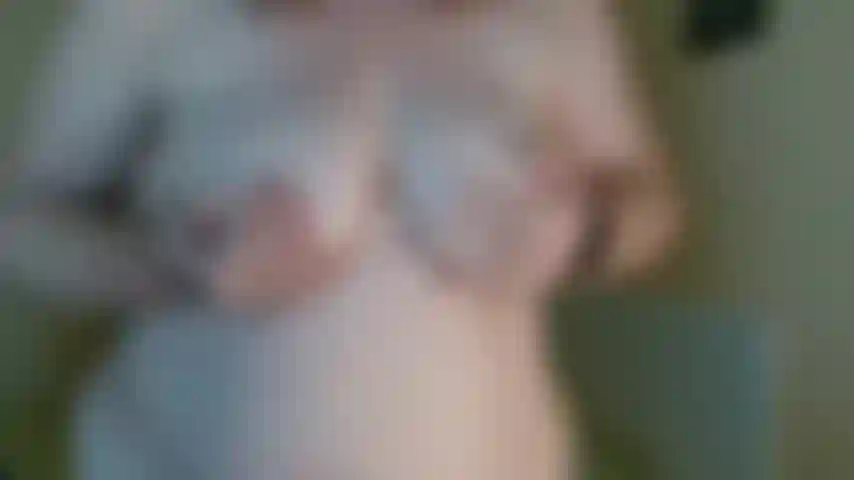 Nackt und mehreeeeeeeeeeeeee.