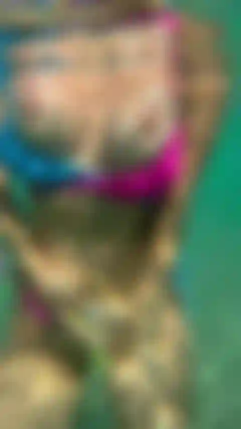 Ein bisschen muschi beim schwimmen.