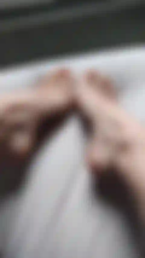 Fan von ungeschminkten naturfüßen, das ist für dich. Nutze meine naturnägel nie, immer lackiert.