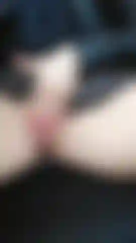 Exhib: ich masturbiere und fingere meine fotze im auto beim anblick der fahrer zu aufregend summen.