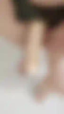 Mini-video bestellt unterwürfigen umschnalldildo.
